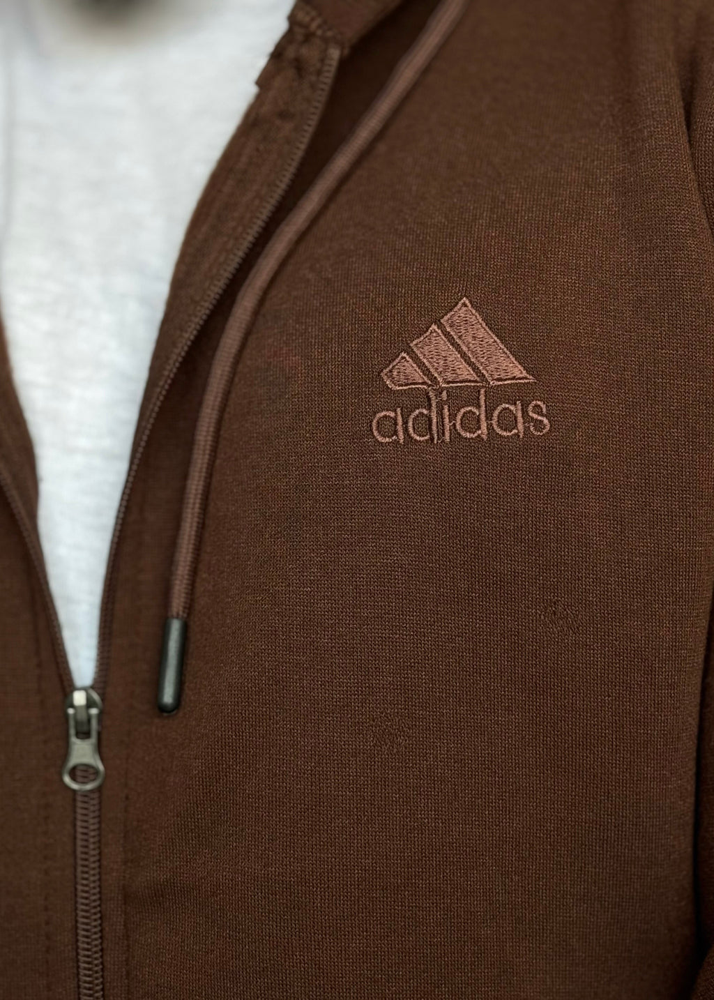 002 COMFORTABLE CLASSIC FLEECE HOODIE-BROWN